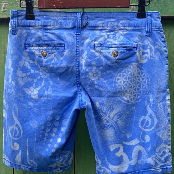 Grateful Dead good vibes Bermuda style shorts - Picture 5 of 10